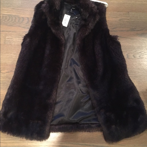 Aqua Jackets & Blazers - Aqua Brand faux fur vest standup collar Medium NWT
